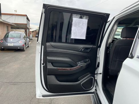 Used 2019 GMC Yukon XL SLE w/ SLE Value Package image 31