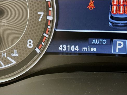 Used 2024 Nissan Armada SL image 19