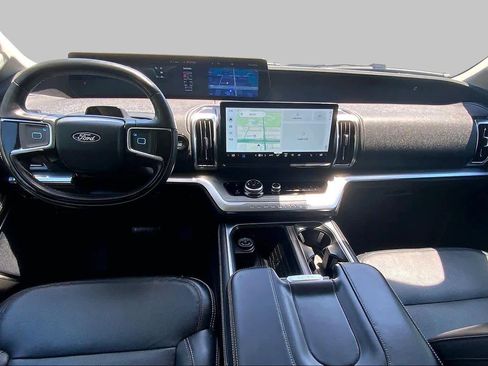 Used 2025 Ford Expedition Platinum AWD/4WD image 16
