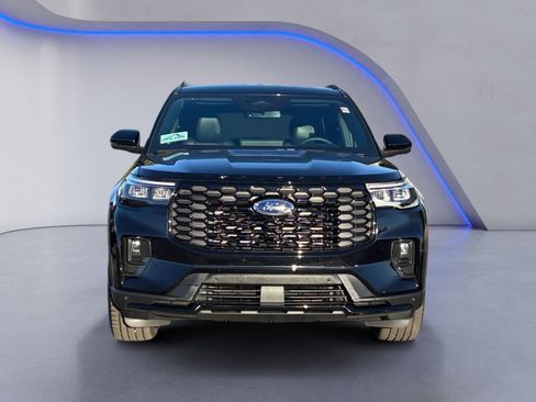 Used 2025 Ford Explorer ST-Line w/ Premium Package image 12