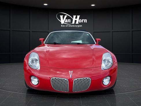 Used 2007 Pontiac Solstice Convertible RWD image 2