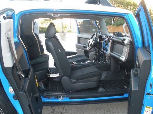 Used 2008 Toyota FJ Cruiser 4WD image 19