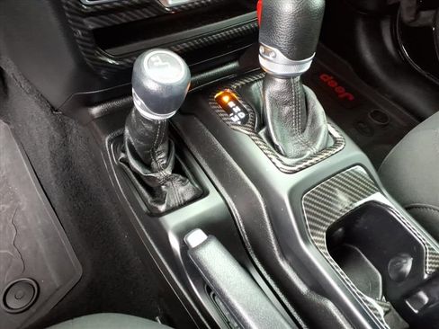 Used 2018 Jeep Wrangler Unlimited Sport S image 29