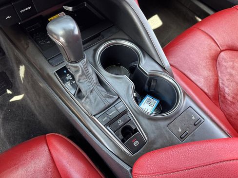 Used 2022 Toyota Camry XSE FWD image 26