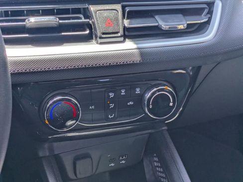 Used 2025 Chevrolet TrailBlazer LT AWD/4WD image 21