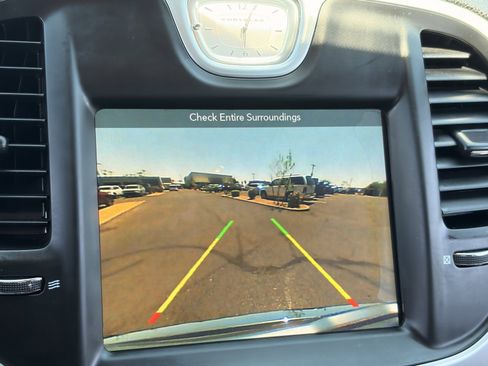Used 2018 Chrysler 300 Touring L RWD image 22
