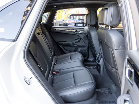 Certified 2026 Porsche Macan AWD/4WD image 58
