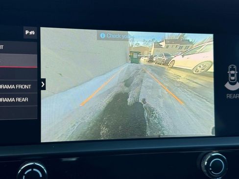 Used 2023 Porsche Macan image 27