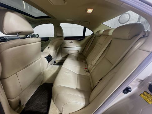 Used 2010 Lexus LS 460 RWD image 28
