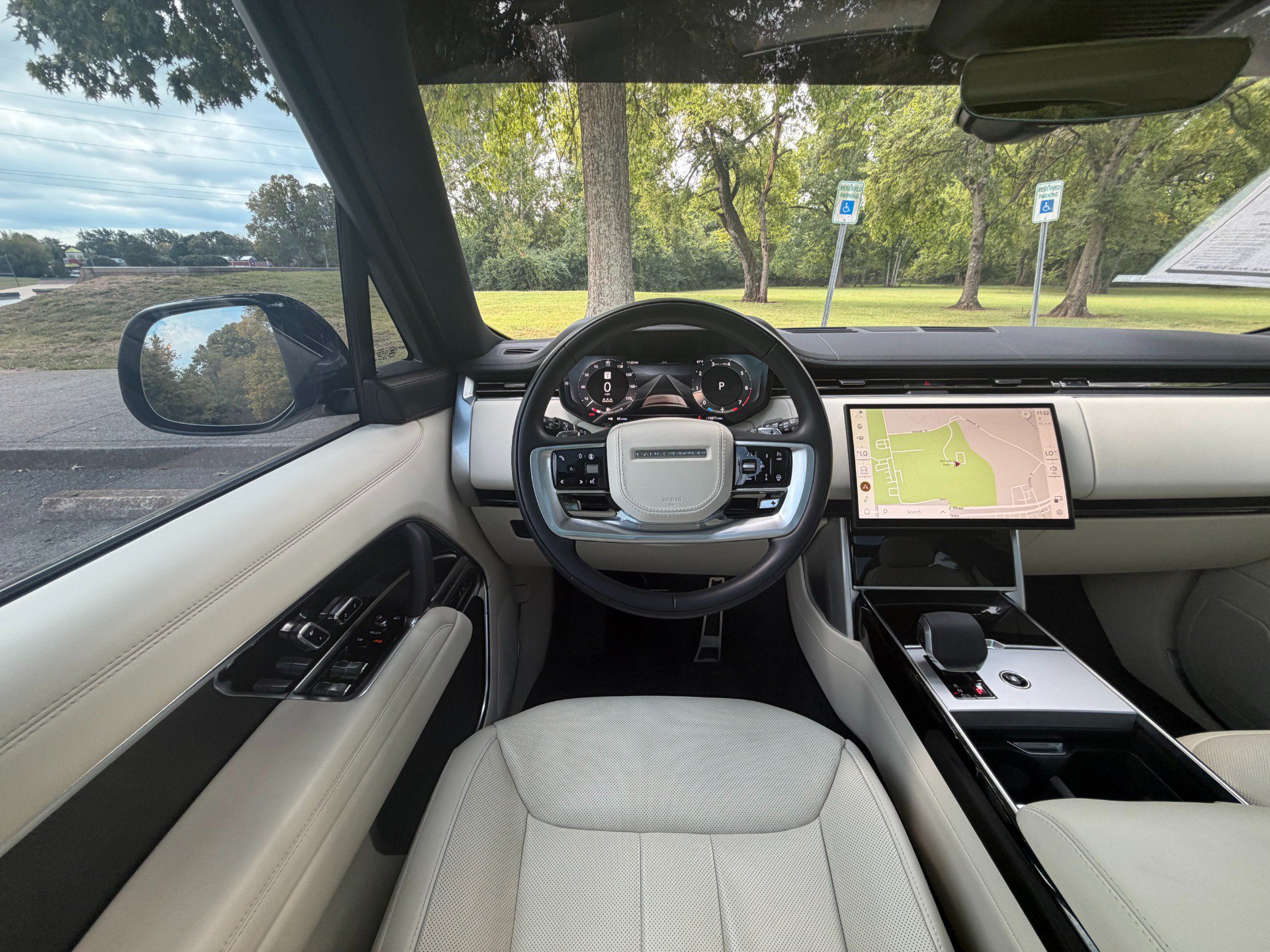 Used 2025 Land Rover Range Rover SE AWD/4WD image 38