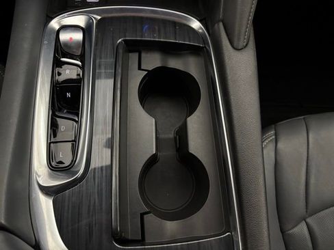 Used 2022 Buick Enclave Premium image 24