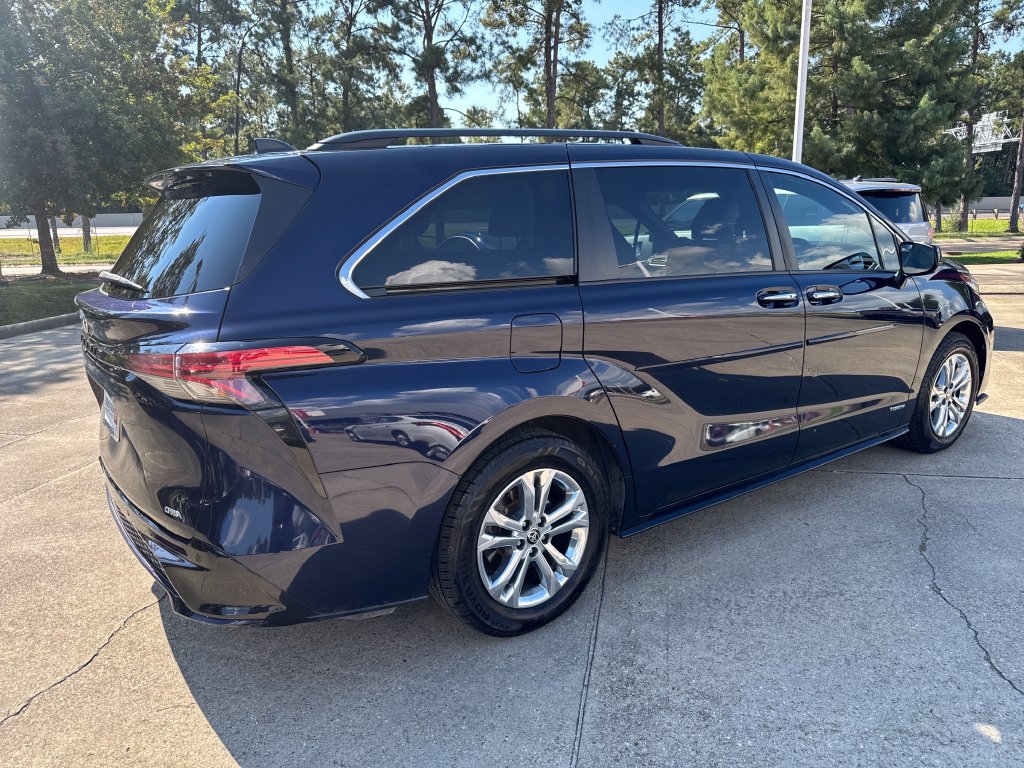 Certified 2021 Toyota Sienna XSE w/ XSE Plus Package AWD/4WD image 10