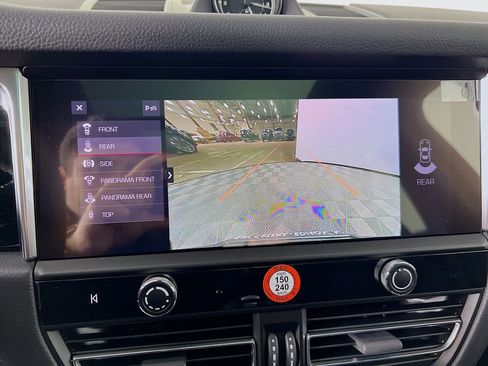 New 2026 Porsche Macan image 17