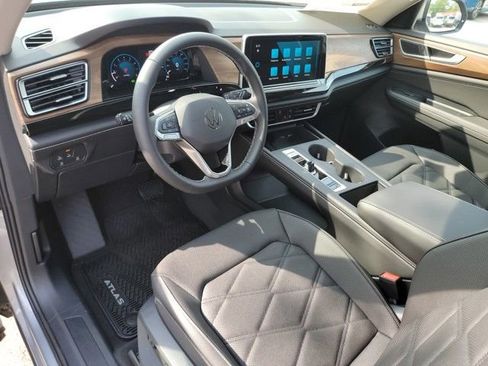 New 2026 Volkswagen Atlas SE image 12