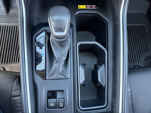 Used 2024 Toyota Grand Highlander AWD image 25