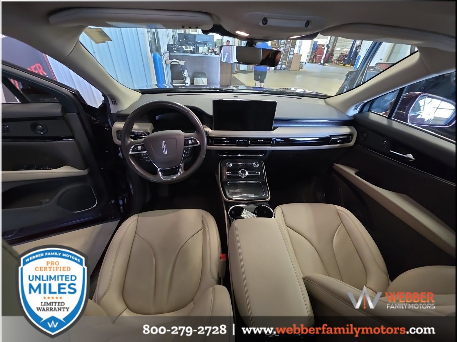 Used 2023 Lincoln Nautilus Reserve w/ Luxury Package AWD/4WD image 17
