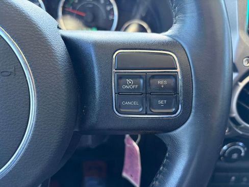 Used 2018 Jeep Wrangler Unlimited Sahara AWD/4WD image 26