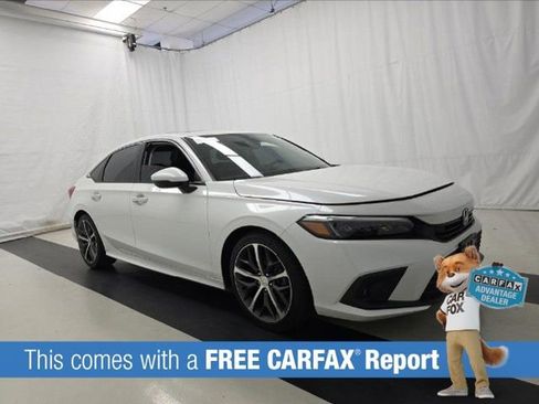 Used 2023 Honda Civic Touring image 2