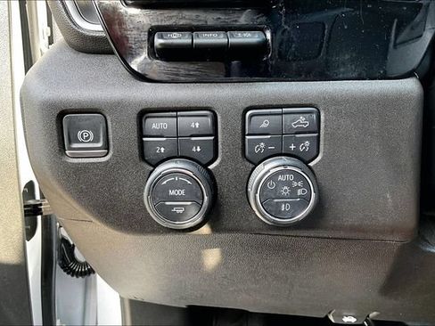 Used 2024 Chevrolet Silverado 2500 High Country w/ High Country Premium Package AWD/4WD image 16