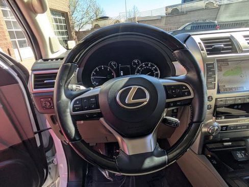 Used 2021 Lexus GX 460 Premium w/ Premium Package image 18