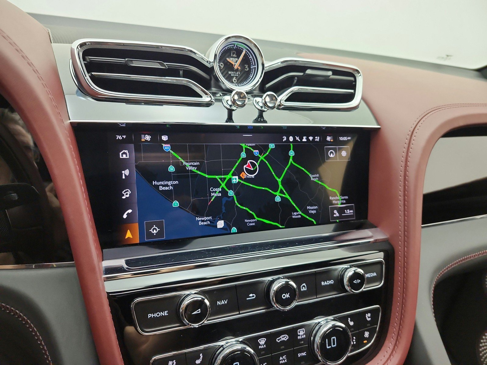 Used 2025 Bentley Bentayga AWD/4WD image 9