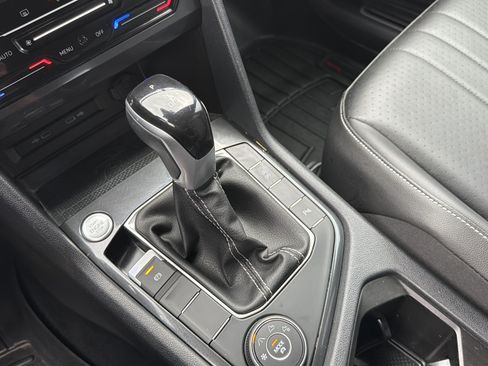 Used 2022 Volkswagen Tiguan SE R-Line AWD/4WD image 21