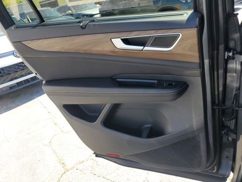 Used 2024 Volkswagen Atlas SE image 13