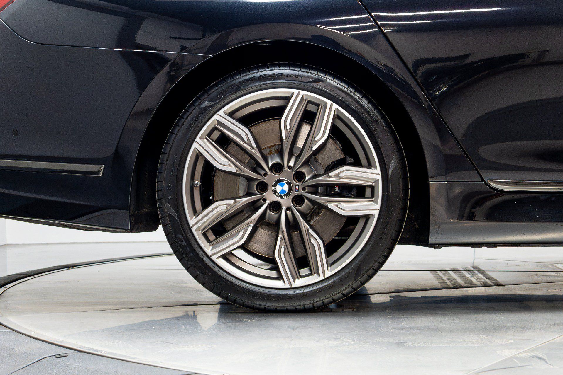 Used 2022 BMW M760i xDrive AWD/4WD image 20