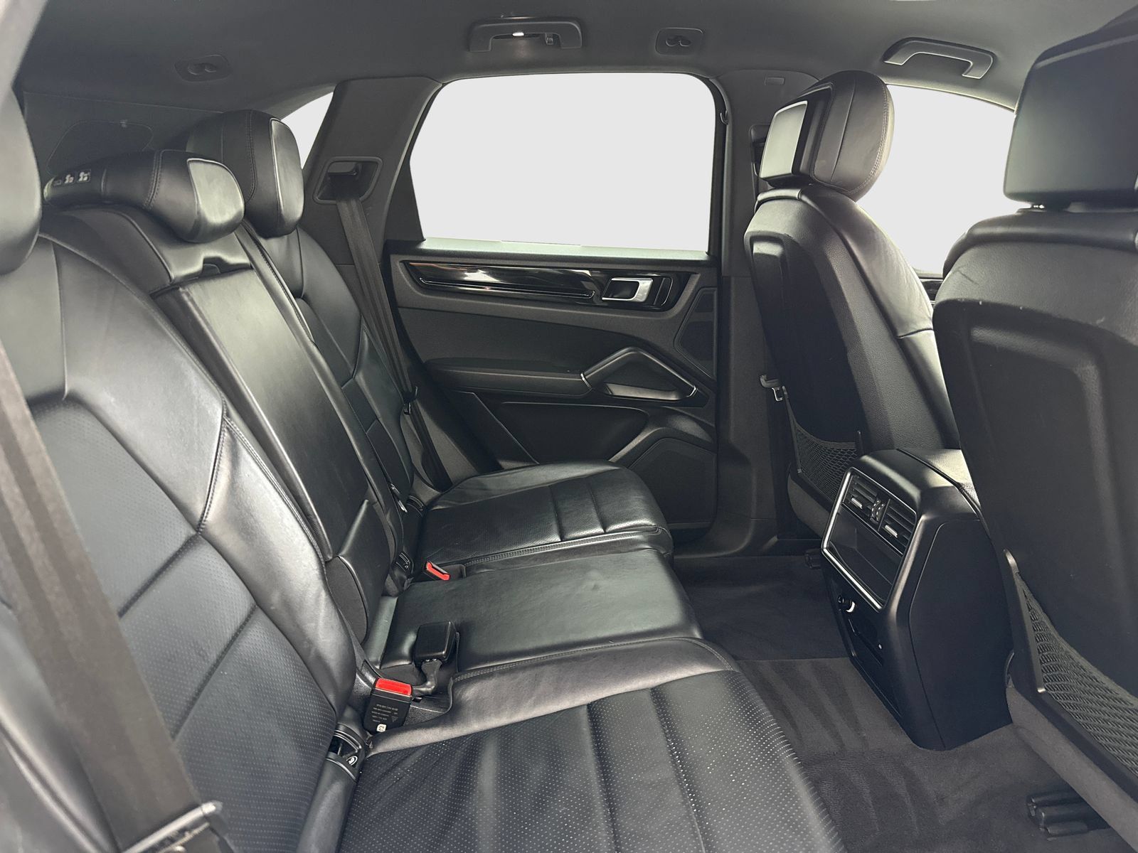 Used 2019 Porsche Cayenne AWD/4WD image 47