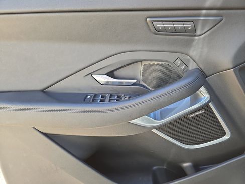 Used 2020 Jaguar E-PACE SE image 15