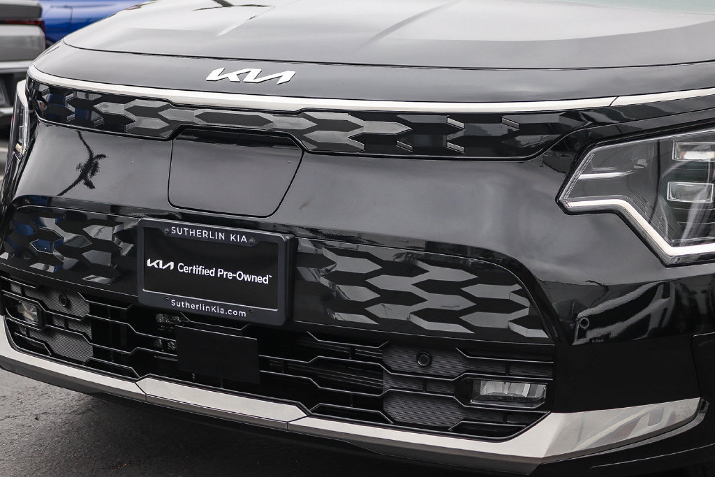 Certified 2025 Kia Niro Wave w/ Wave Preserve Package FWD image 9