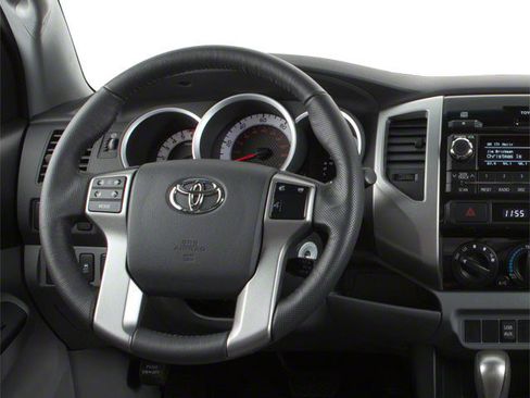 Used 2013 Toyota Tacoma 4x4 Double Cab w/ TRD Sport Pkg image 6