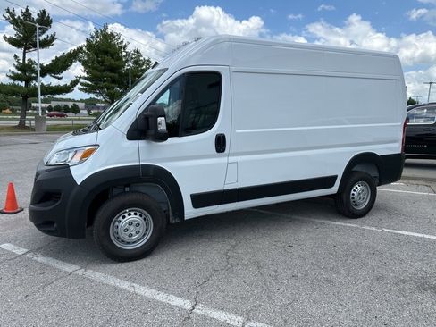 New 2025 RAM ProMaster 2500 w/ Convenience Group image 16