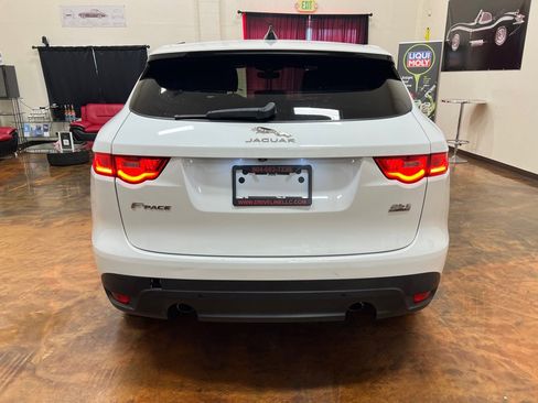 Used 2020 Jaguar F-PACE Premium image 8