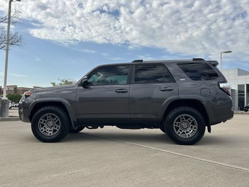 Used 2019 Toyota 4Runner SR5 Premium RWD image 2