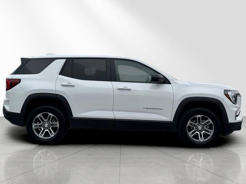 Used 2025 GMC Terrain Elevation AWD/4WD image 3
