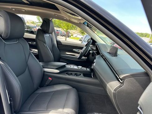 Used 2024 Genesis GV70 2.5T w/ Select Package AWD/4WD image 34