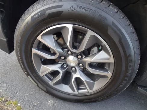 Used 2021 Chevrolet Suburban LT image 13