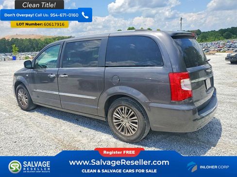 Used 2014 Chrysler Town & Country Touring-L FWD image 3