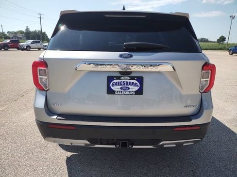 Used 2021 Ford Explorer XLT w/ Equipment Group 202A AWD/4WD image 4