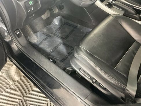 Used 2013 Honda Accord Touring image 14