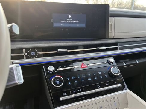 Used 2025 Hyundai Santa Fe Limited image 30