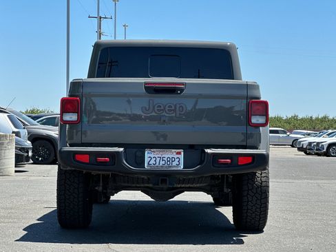 Used 2022 Jeep Gladiator Rubicon w/ Trailer Tow Package AWD/4WD image 5
