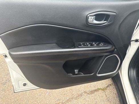Used 2021 Jeep Compass Limited AWD/4WD image 10