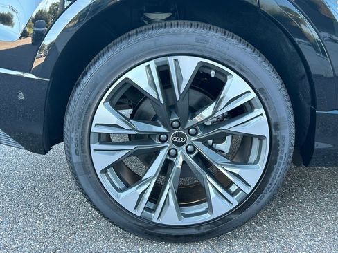 New 2025 Audi Q8 Premium image 58