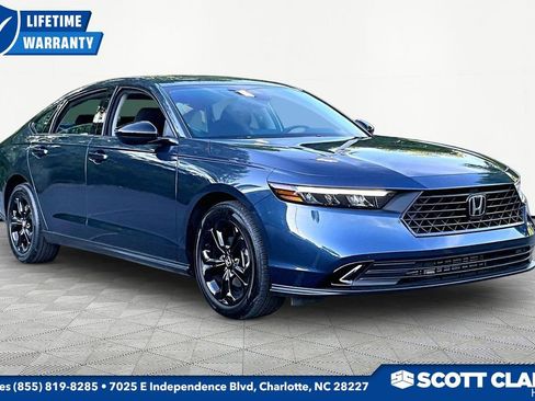 Used 2025 Honda Accord SE image 1