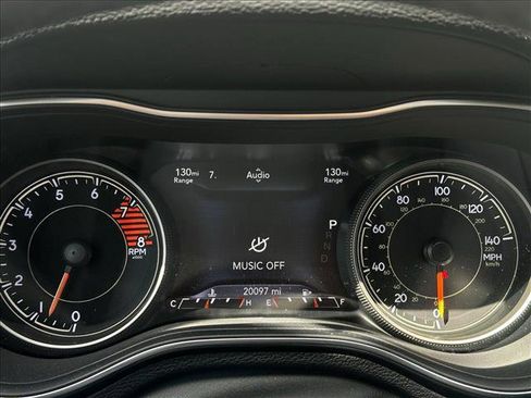 Used 2022 Jeep Cherokee Limited image 12