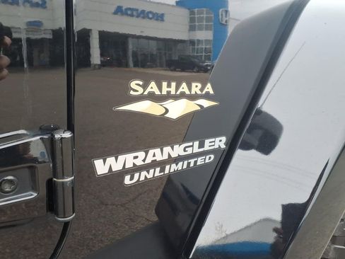 Used 2014 Jeep Wrangler Unlimited Sahara w/ Connectivity Group image 25