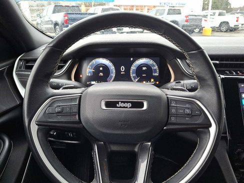 Used 2022 Jeep Grand Cherokee Altitude image 18