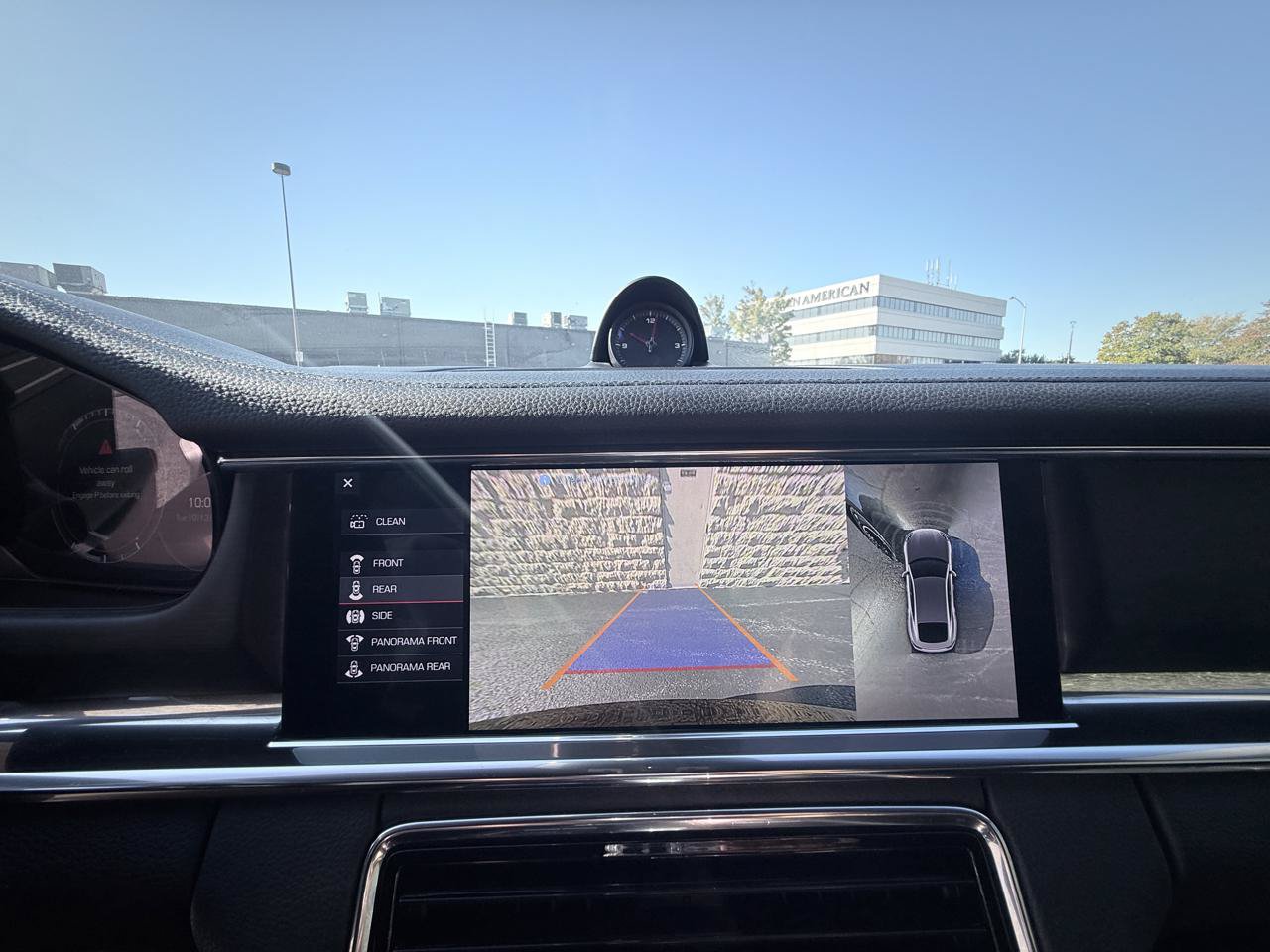 Used 2020 Porsche Panamera RWD image 16